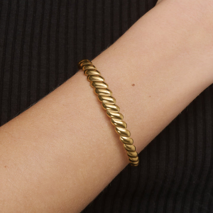 Isabel - Croissant Bangle Armband Rostfritt Stål
