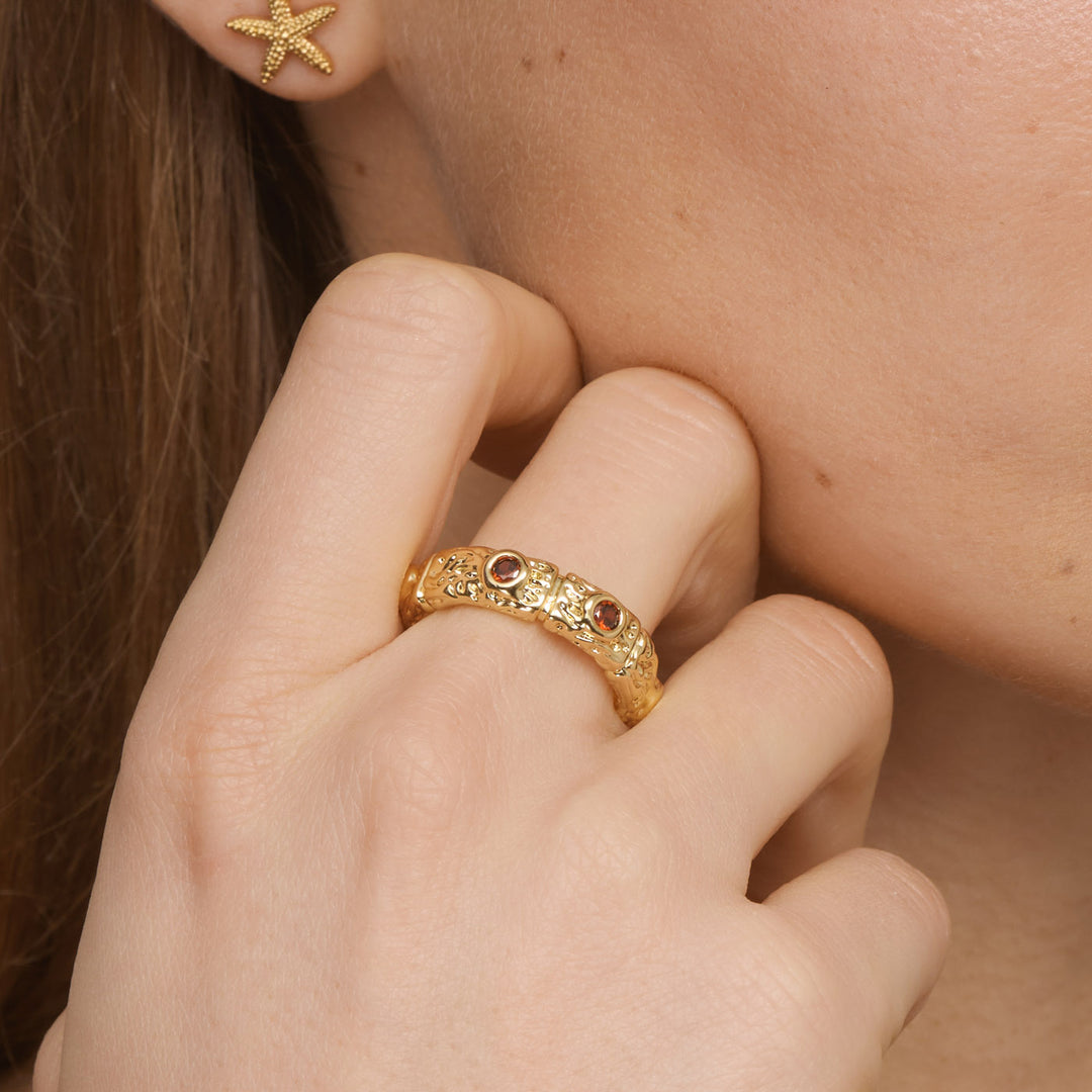 Camille - Chunky Ring med Röd Kristall