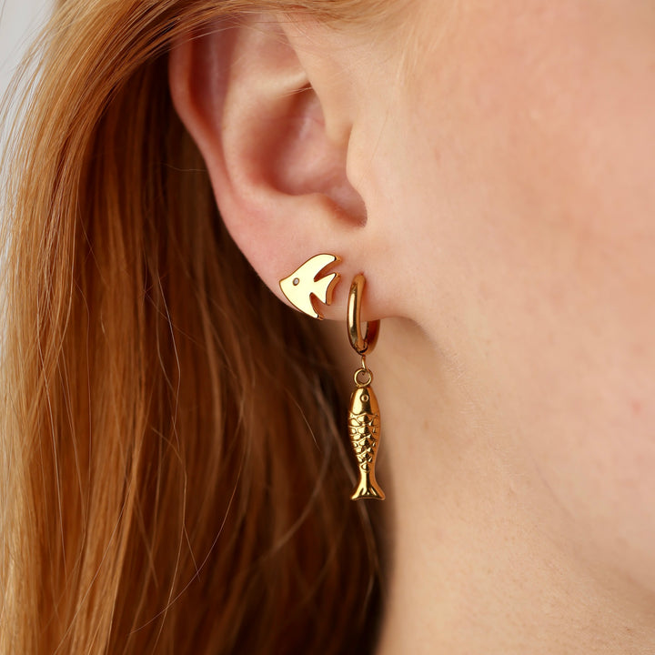 Fee - Studs Örhängen Fisk Rostfritt Stål