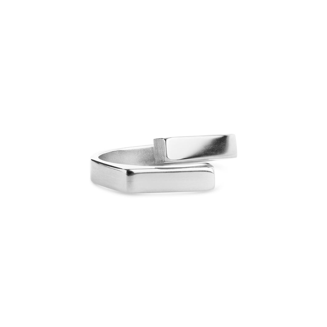 Brita – arkitektonisk ring i rostfritt stål, silver | Timi of Sweden
