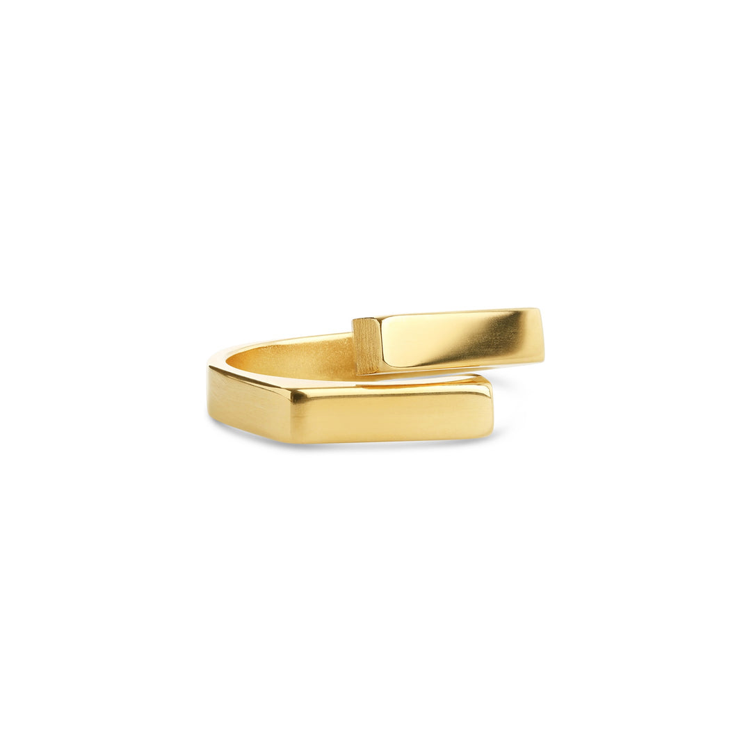 Brita – arkitektonisk ring i rostfritt stål, guld | Timi of Sweden